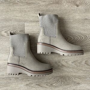 NEW Mia Soraya booties, taupe, women size 9